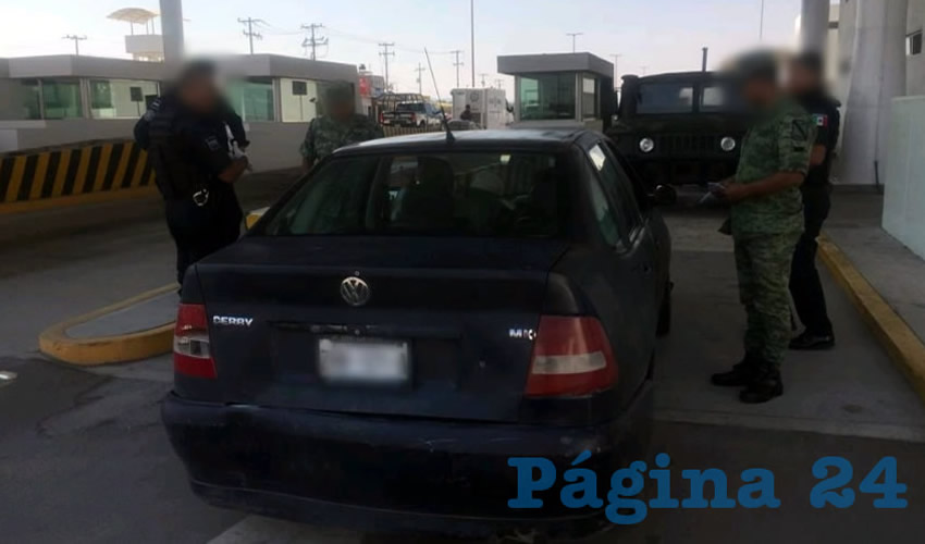 El autom&oacute;vil Volkswagen Derby azul, que manejaba Francisco &ldquo;N&rdquo; &ldquo;N&rdquo; cuando fue atacado a balazos