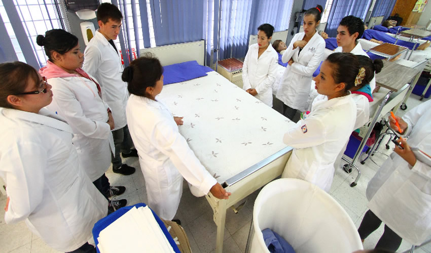 El IMSS brinda este tipo de atención con énfasis en pacientes con enfermedades crónicas y terminales