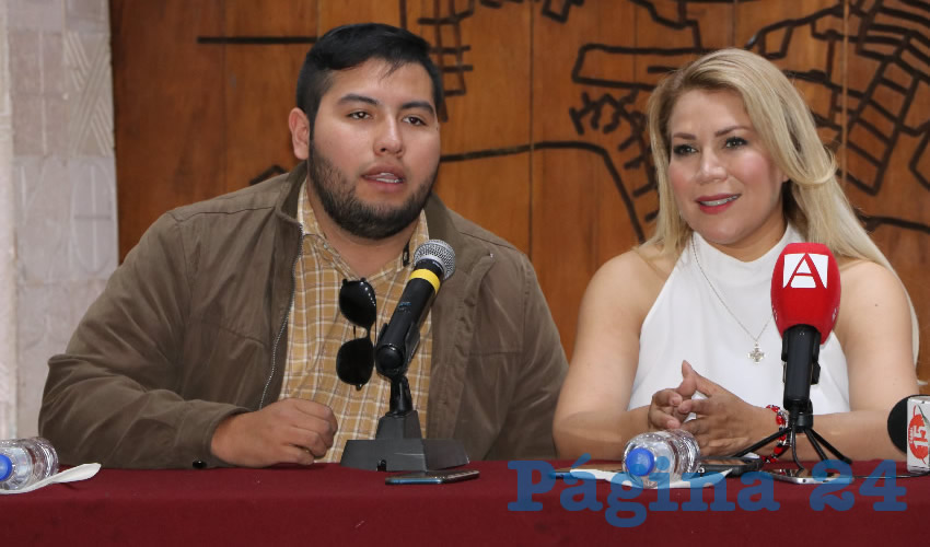 En conferencia de prensa, Ileana Rebolledo, vocera de la organización La Vida por Delante, invitó a las jóvenes con un embarazo inesperado a acercase a ellos para ayudarlos y guiarlos en esta etapa que se vuelve difícil para muchos (Foto Rocío Castro Alvarado)