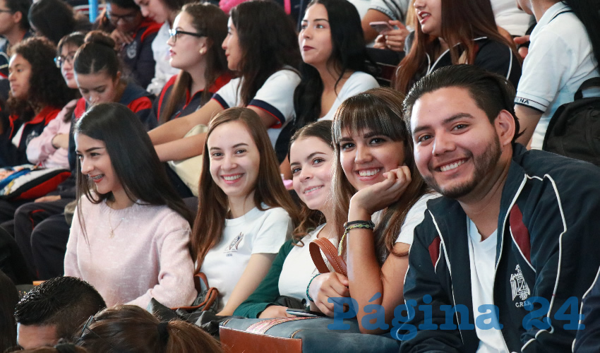 L&iacute;deres sociales compartieron experiencias innovadoras e inspiradoras de utilidad para los j&oacute;venes
