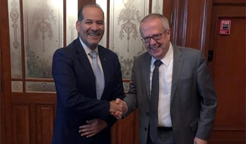 Mart&iacute;n Orozco Sandoval, gobernador del estado; y Carlos Urz&uacute;a Mac&iacute;as, secretario de Hacienda y Cr&eacute;dito P&uacute;blico