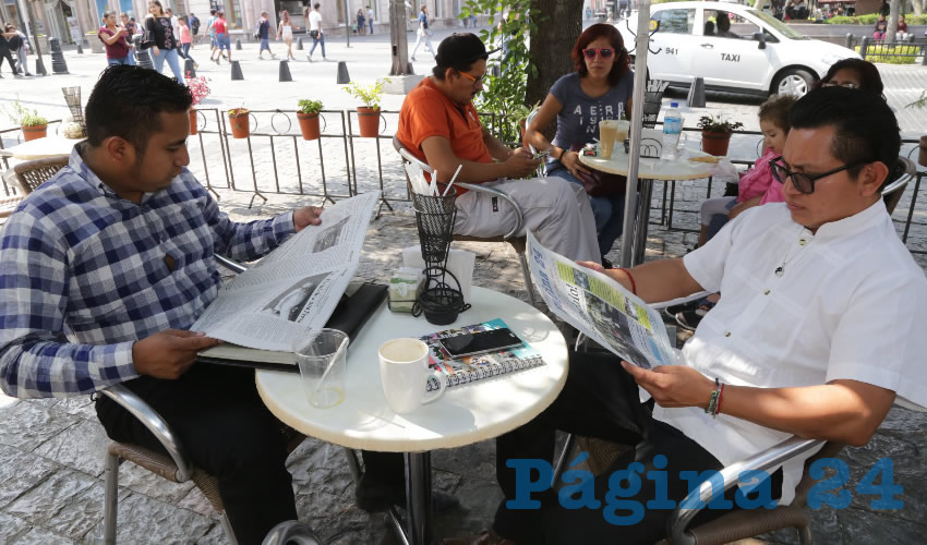 En Café Catedral departieron Pedro Sebastián y Nicolás Sánchez Díaz