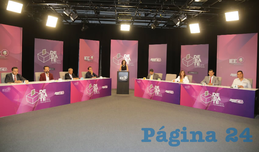 Arturo Ávila se sintió vacío sin Tere Jiménez en el debate
