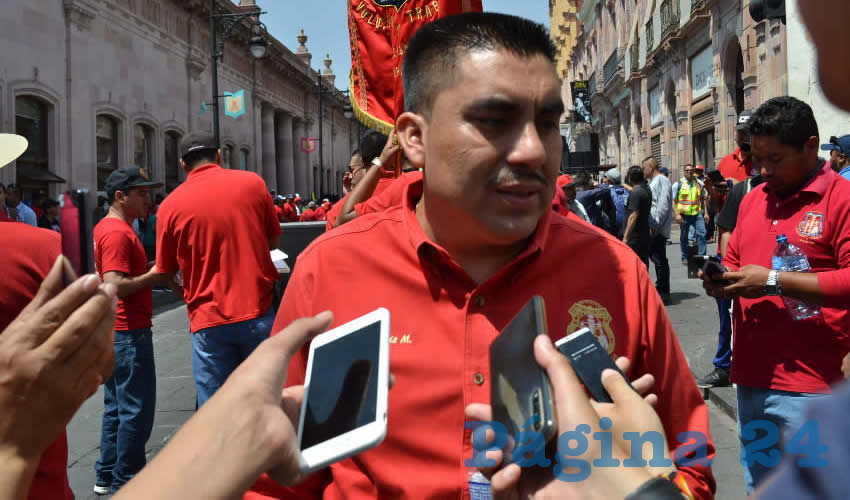 Fernando Luis Medina: “La preocupación del Sindicato es que nos informa la empresa de la suspensión de pagos, que sería una afectación directa a los empleados, además que se espera el despido de 500 trabajadores, buscamos que esto no se dé, que no pierdan el empleo” (Foto Merari Martínez)