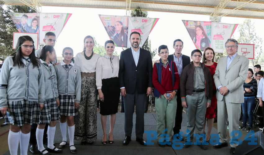 El Gobernador Alejandro Tello y el Director del organismo, José Antonio Dorbecker, arrancaron la entrega de lentes para alumnos de secundaria