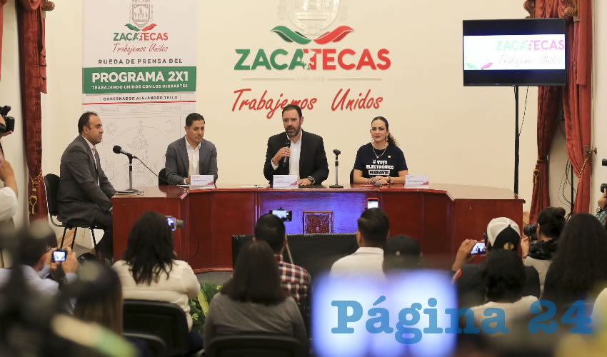 Alejandro Tello Cristerna, presentó el plan estatal para continuar el desarrollo de programas y proyectos en coordinación con la comunidad migrante, por lo que dijo que decidieron crear el Programa 2x1 al ver la negativa del gobierno federal de seguir con el 3x1, así como por los recortes presupuestales (Foto: Merari Martínez)