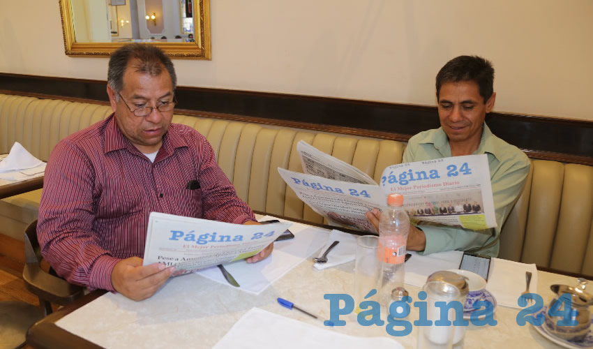 En Sanborns Francia almorzaron José Reyes Mejía y el ingeniero Adán González Acosta