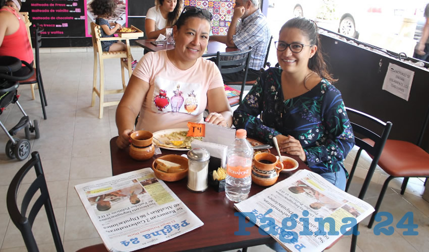 En el restaurante La Madero almorzaron Ana de Luna Rosales y Faby Macías de Luna
