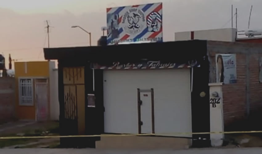 En este negocio de barber&iacute;a y tatuajes fue encontrado el cad&aacute;ver putrefacto de Luis Daniel V&aacute;zquez Aguilera, de 30 a&ntilde;os de edad