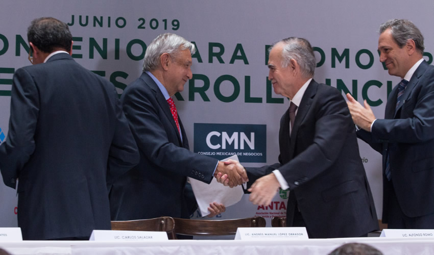 Ciudad de México.- Firma de acuerdo entre el Gobierno Federal y el Consejo Coordinador Empresarial (Foto: Andrea Murcia/ Cuartoscuro)