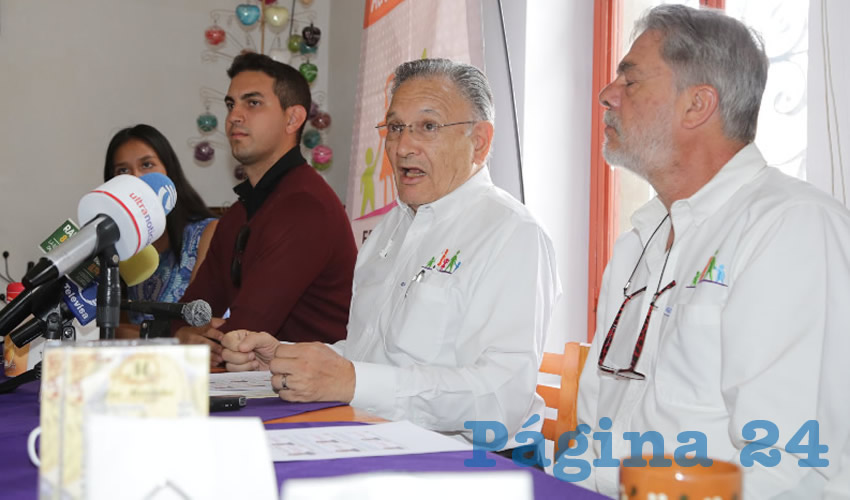 Carlos García Villanueva, dirigente estatal del Frente Nacional por la Familia (Foto: Eddylberto Luévano Santillán)