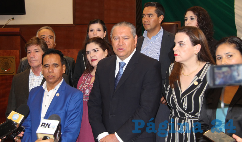 Los faltantes fueron todos los del Partido Revolucionario Institucional (PRI) y del Partido Acción Nacional (PAN), los que se hicieron presentes en la Sala de Plenos fueron los de Movimiento Regeneración Nacional (Morena) el extinto Partido Encuentro Social (PES), del Trabajo (PT) y de la Revolución Democrática (PRD) (Foto Rocío Castro Alvarado)