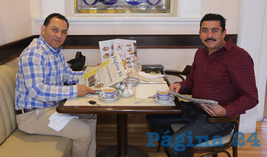 En Sanborns Francia compartieron el primer alimento de la mañana Rodolfo Téllez Moreno y Alejandro León López