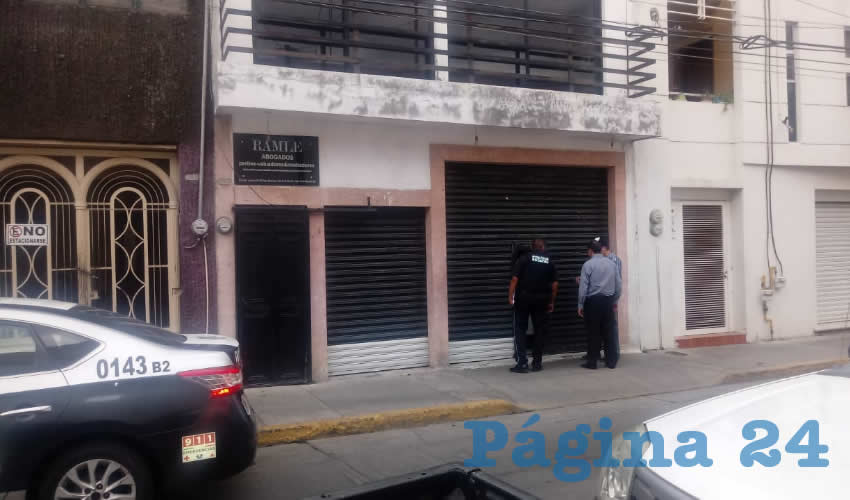 Dos violentos cacos se llevaron alrededor de 20 mil pesos en efectivo, al irrumpir en el negocio situado en calle Ignacio Lomas 124