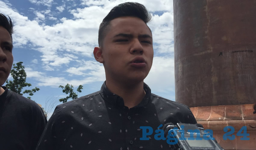 Juan Francisco: Fueron detenidos tres estudiantes en el municipio de Loreto, posteriormente fueron liberados sólo por ser reconocidos por sanmarqueños a manos de policías municipales (Foto Cristo González)