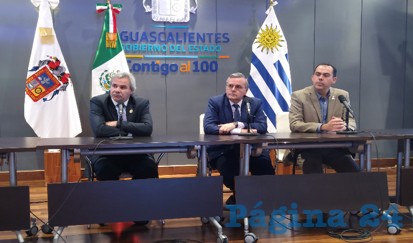 Jorge Enrique Muiño de Corso, Aníbal Fernando Cabral Segalerba y Manuel Alejandro González Martínez en conferencia de prensa