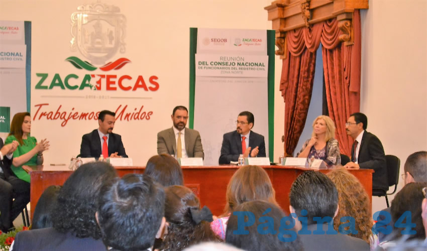 El gobernador del estado, Alejandro Tello Cristerna, presidió la reunión de la zona norte del Consejo Nacional de Funcionarios del Registro Civil (Foto: Merari Martínez)