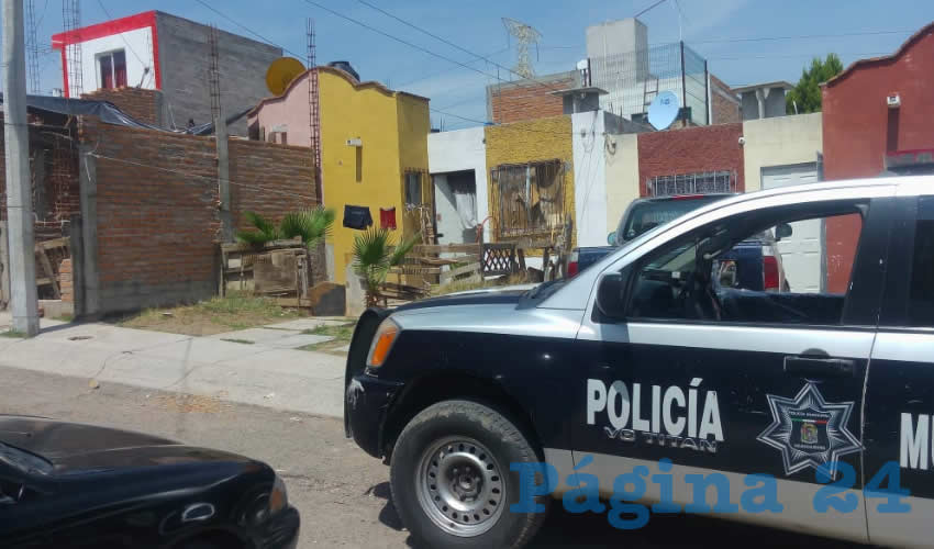 En esta domicilio de la calle Loma del Cardenal, un sujeto intentó cortarse el cuello con un cuchillo
