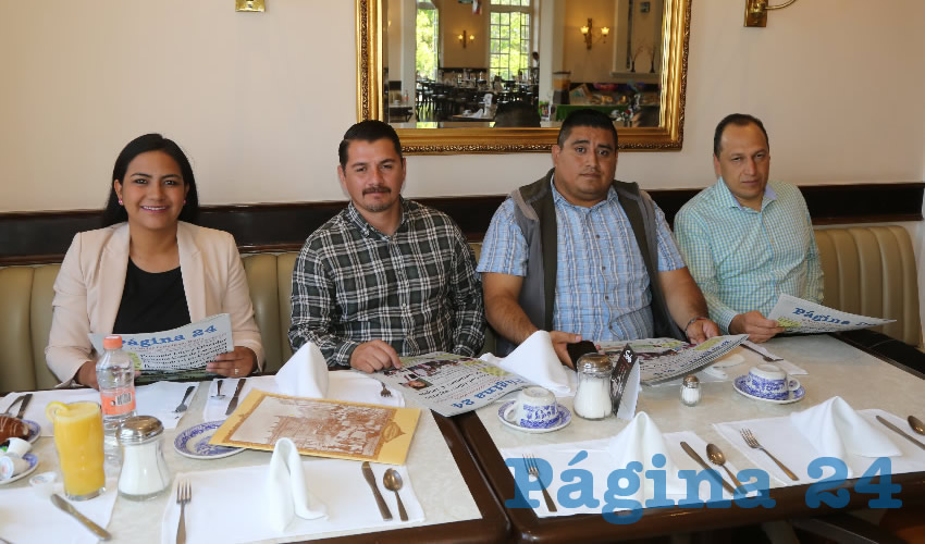 En Sanborns Francia almorzaron Guadalupe de Lira, diputada local; Iván Hernández Zavala, Sergio Hernández Huerta y Héctor Hernández Parada