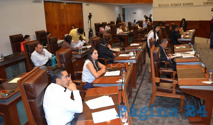 En sesión ordinaria del Congreso del Estado fue presentada una iniciativa de exhorto al gobernador Alejandro Tello Cristerna para que haga llamar a comparecer al Congreso del Estado a Benjamín Medrano Quezada, presidente del Patronado de la Feria Nacional de Zacatecas (Fenza) (Foto Merari Martínez Castro)