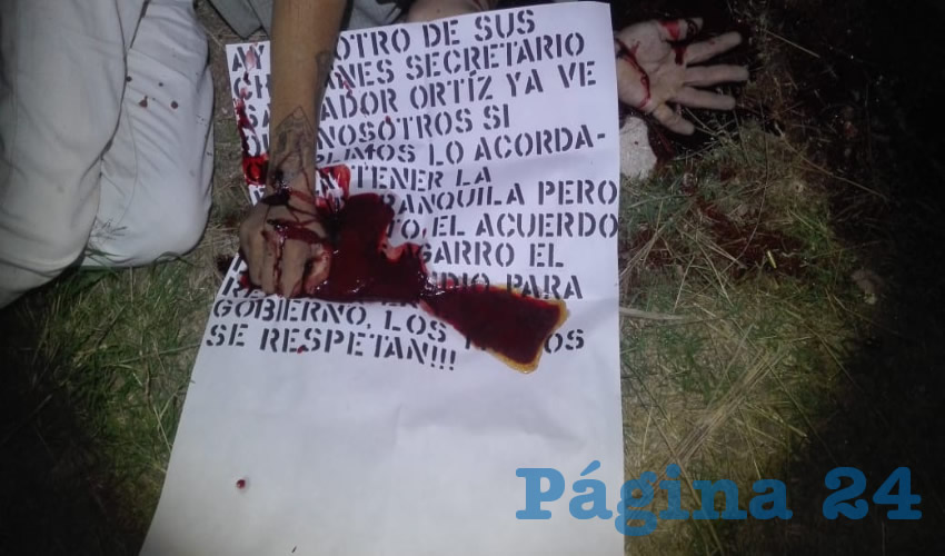 El narco-mensaje, con abundante sangre de la víctima, dirigido a Salvador Ortiz