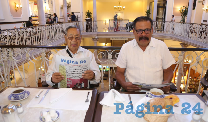 En Sanborns Francia almorzaron José Natividad Martínez González y Jorge Martínez Morín