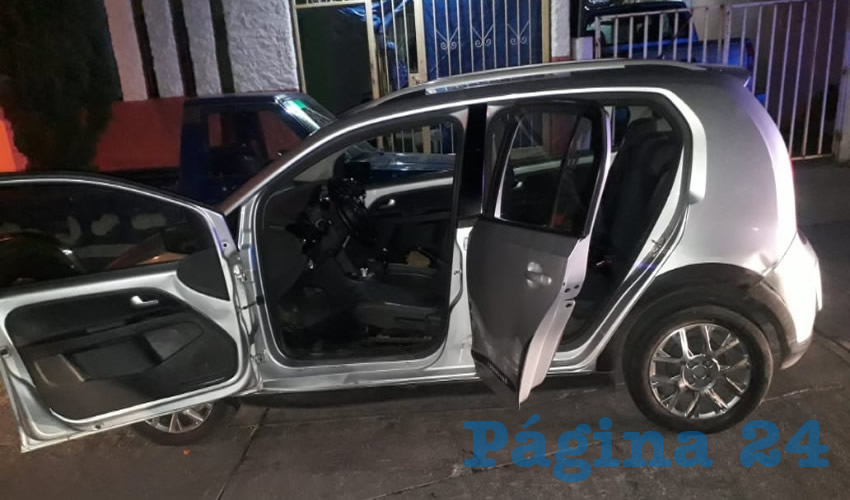 El autom&oacute;vil Volkswagen Polo, que fue embestido por la camioneta Chevrolet