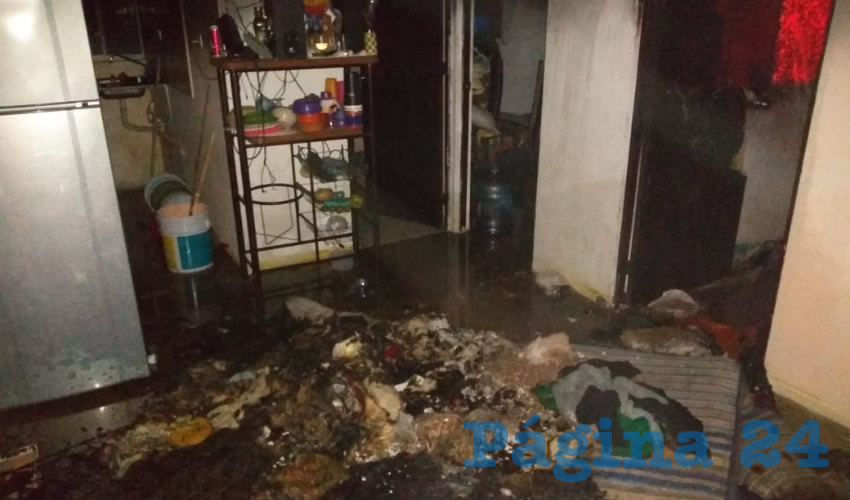 Algunos de los da&ntilde;os en la casa situada en calle Yokohama 105, esquina con calle Lechuguilla, en el fraccionamiento Sol Naciente