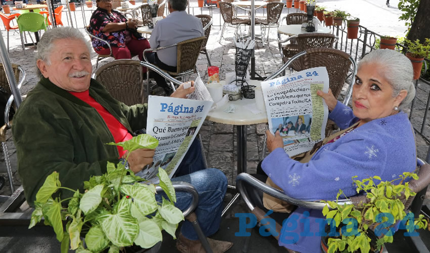 En Café Catedral departieron Antonio de Jesús Alba Romo y Lidia Alicia Veloz Ramírez