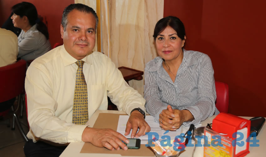 En el restaurante Mitla compartieron el pan y la sal Alfonso Román Quiroz y Angélica Ramírez Cárdenas