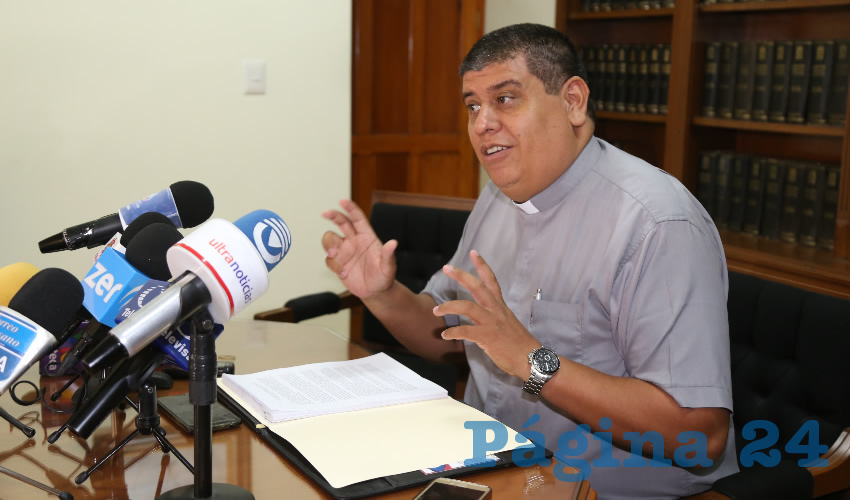 Los padres deben educar a sus hijos, afirma Felipe Gutiérrez Rosales (Foto: Eddylberto Luévano Santillán)