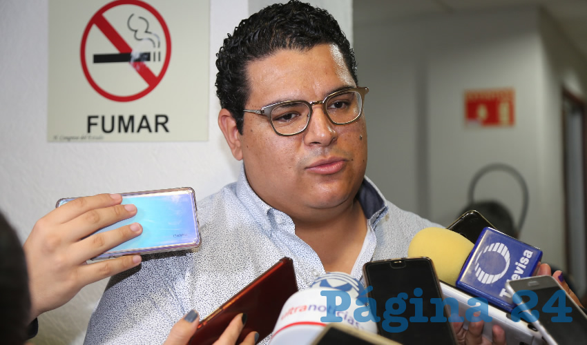 Enrique Garc&iacute;a L&oacute;pez asegura que estar en la lista de aspirantes a alcaldes es un honor, no le hace que se enfrente a Jorge L&oacute;pez (Foto: Eddylberto Lu&eacute;vano Santill&aacute;n)