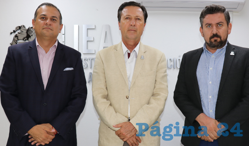 Ra&uacute;l Silva Perezchica exhort&oacute; a docentes y estudiantes a continuar trabajando a favor de la educaci&oacute;n en bachillerato y el nivel superior