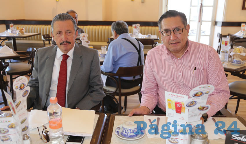 Asunción Gutiérrez Padilla, presidente Estatal de la Comisión de Derechos Humanos; y José Alfredo Muñoz Delgado compartieron el pan y la sal en Sanborns Francia