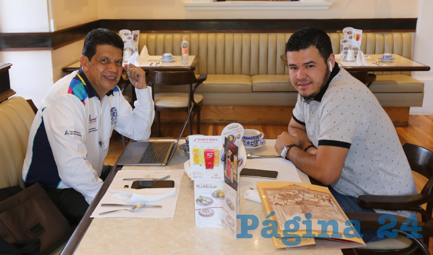 En Sanborns Francia almorzaron Marco Antonio Licón Dávila, titular de la Secretaria de Obras Públicas del Municipio de Aguascalientes; y Adrián Ramírez Muñoz