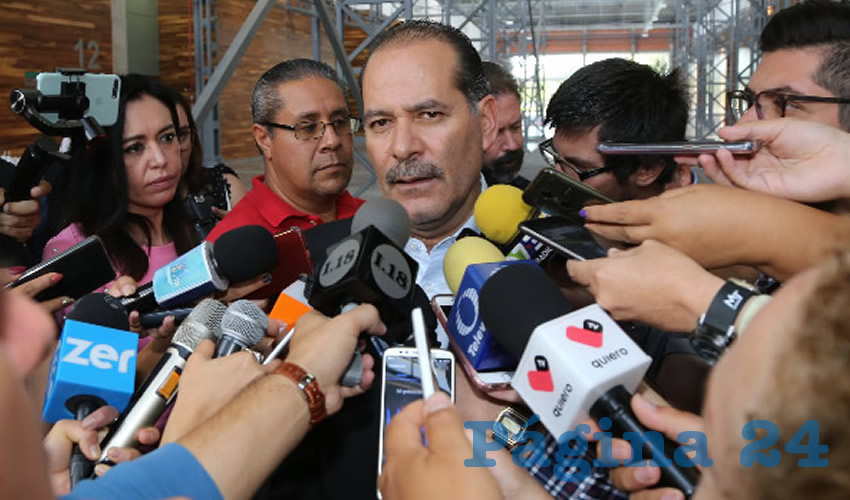 Mart&iacute;n Orozco Sandoval asegura que ayudar&aacute; al presidente Andr&eacute;s Manuel L&oacute;pez Obrador en todo lo que se pueda (Foto: Eddylberto Lu&eacute;vano Santill&aacute;n)