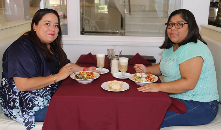 En el restaurante Campo Amor compartieron el pan y la sal Fátima Álvarez Ayala y Claudia Cecilia Ramírez Ovalle
