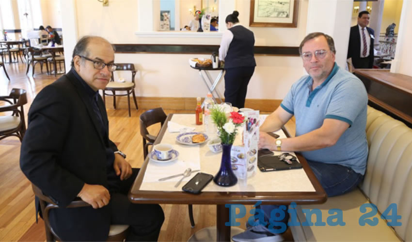 En Sanborns Francia almorzaron Mario Guillermo Chávez González y Roberto Sánchez del Real
