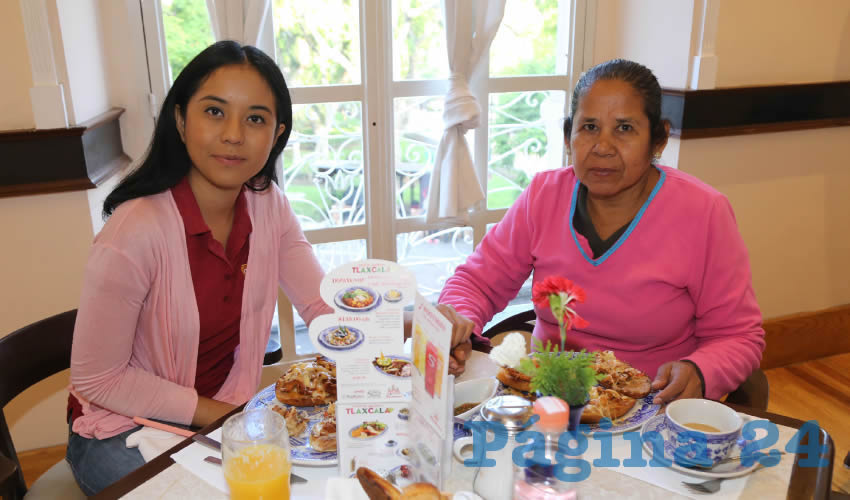 En Sanborns Francia desayunaron Leslie Abasta Mellado y Martha Mellado Méndez