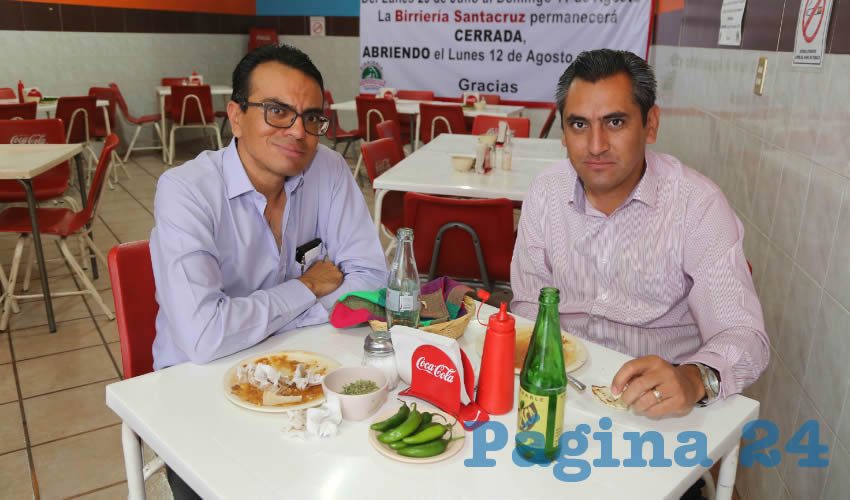 En Birrieria Santa Cruz almorzaron Israel González Castañeda y Felipe González Castañeda