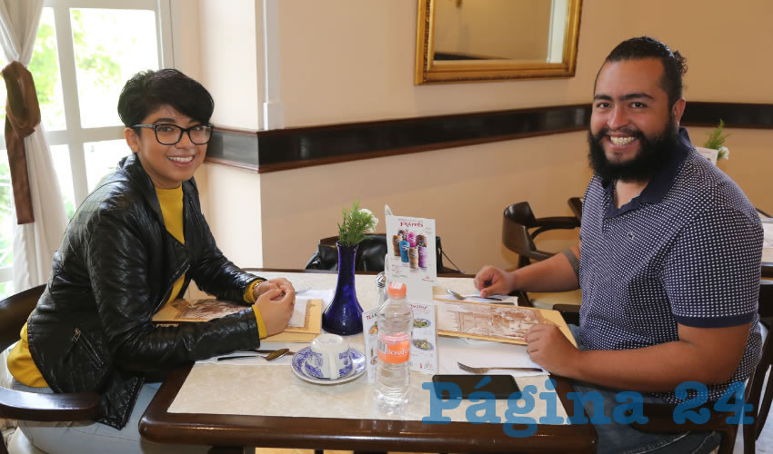 En Sanborns Francia desayunaron Paula Aquino Montellano y Daniel Zamorano Medel