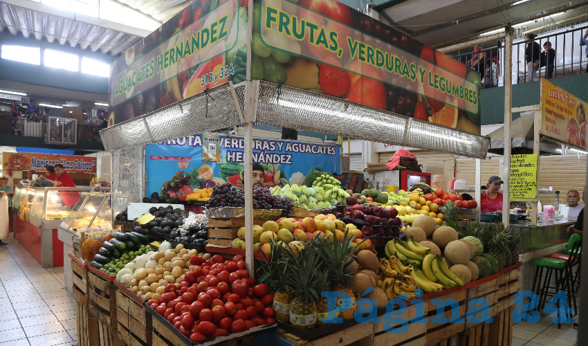 Jitomate, cebolla, chile y papas se mantienen con buenas ventas (Foto: Eddylberto Lu&eacute;vano Santill&aacute;n)