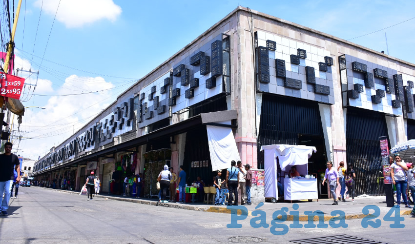 Los trabajos dar&aacute;n una imagen renovada al exterior de este tradicional centro de abastos al que diariamente acuden cientos de personas