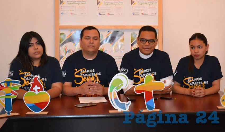 Miembros de la Dimensión Pastoral de Adolescentes y Jóvenes (Foto: Merari Martínez)