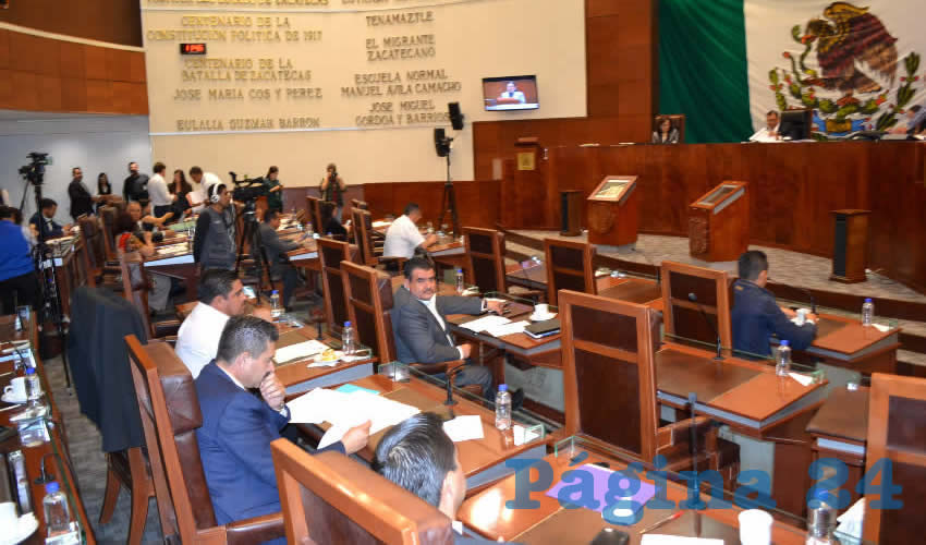 Los legisladores aprobaron por unanimidad el exhorto al gobierno de la República para que su titular, Andrés Manuel López Obrador, llame al diálogo y a la diplomacia al gobierno de Estados Unidos de América (EUA) para que se respeten los derechos de la comunidad migrante (Foto: Merari Martínez)