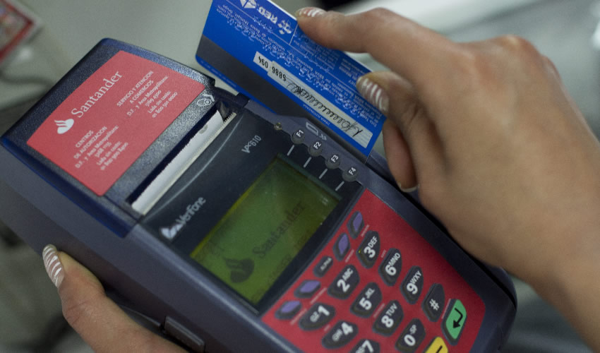 Los tarjetahabientes experimentaron fallas al momento de intentar realizar pagos con tarjetas de HSBC, Santander, Banorte, Scotiabank y Mifel, entre otros (Foto: Moíses Pablo/Archivo/Cuartoscuro)