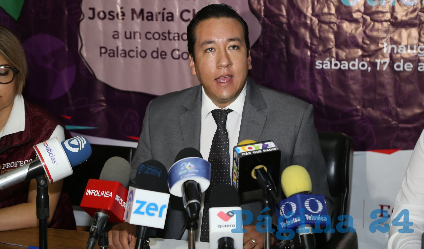 Carlos Olvera Ávila, encargado de despacho de la Profeco, en conferencia de prensa (Foto: Eddylberto Luévano Santillán)