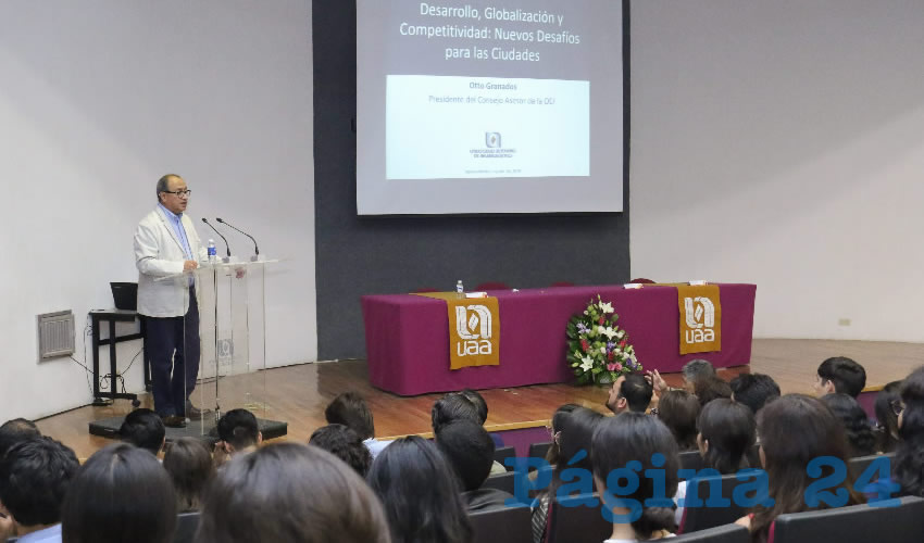 Se dict&oacute; la conferencia: &ldquo;El Desarrollo de las Ciudades&rdquo; a cargo del Maestro Otto Granados Rold&aacute;n