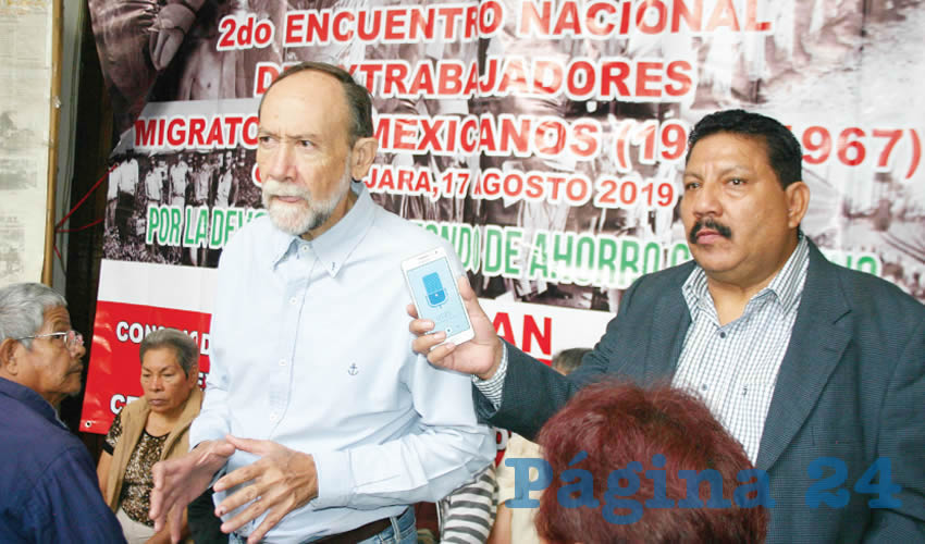 “Esos créditos (del Fobaproa) no le han servido para nada al pueblo de México, le sirvieron a banqueros, que cuando eran dueños de los bancos hicieron muchas estafas, y luego vino con Ernesto Zedillo el rescate bancario, una deuda de banqueros que se convirtió en deuda pública, y que desde hace más de 24 años estamos pagando”, tronó Gilberto Parra (izquierda)/Fotos: Francisco Tapia