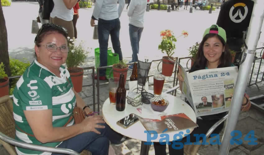 En el restaurante Las Antorchas almorzaron Nelly y Karen Mart&iacute;nez, visitantes de Nuevo Le&oacute;n